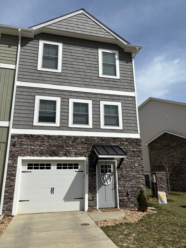 1508 Palomino Trl in Rockingham, VA - Building Photo - Building Photo
