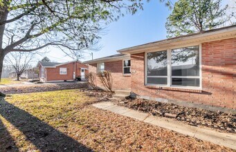 2428 Weber Ln in Louisville, KY - Foto de edificio - Building Photo