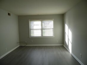 1005 N Broadway in Lexington, KY - Building Photo - Building Photo