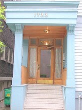 The Naoma Apartments in Seattle, WA - Foto de edificio - Building Photo