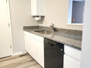 252 Kensington Ct in Gurnee, IL - Building Photo - Building Photo