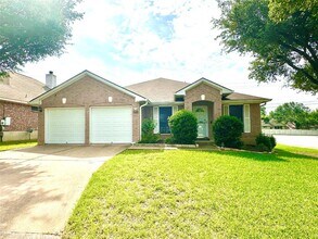 14901 Babbling Brook Dr in Austin, TX - Building Photo - Building Photo