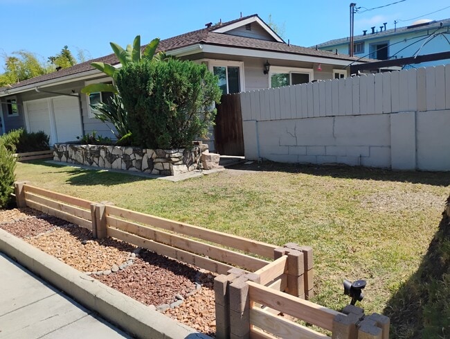 301 Santa Isabel Ave, Unit 301 Santa Isabel