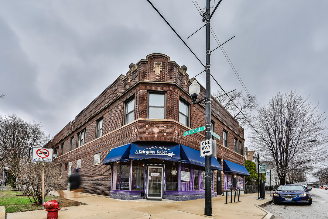 1406 W Melrose St in Chicago, IL - Building Photo