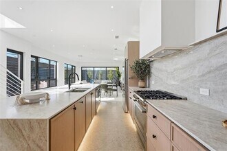 6801 Tyree St in Dallas, TX - Building Photo - Building Photo