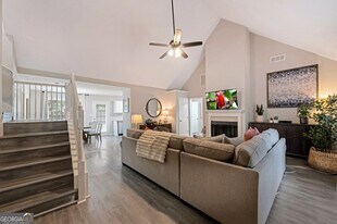 6839 Sandy Creek Dr in Riverdale, GA - Building Photo