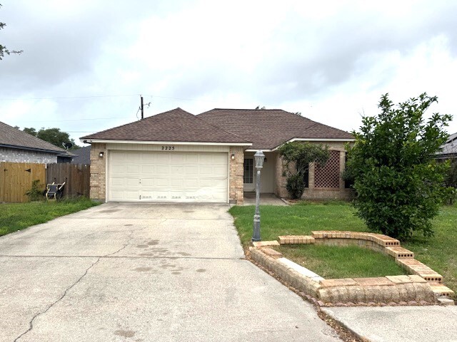 2225 Pebble Beach Dr in Ingleside, TX - Building Photo
