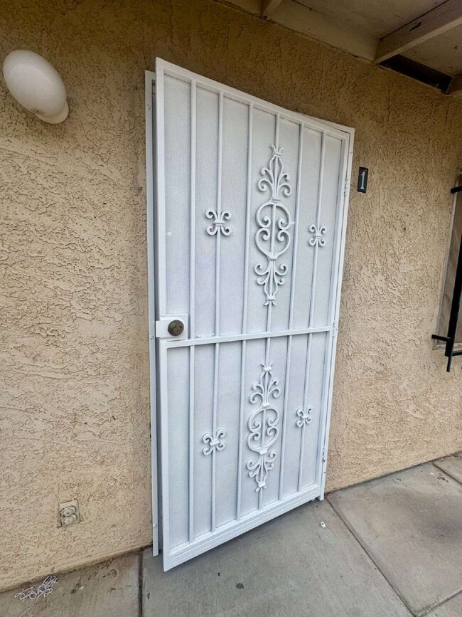 property at 1524 Henry Ave