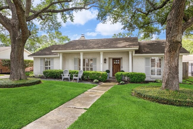 property at 7810 Pagewood Ln
