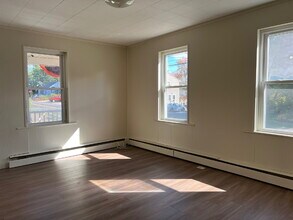 68 Nagle St in Nashua, NH - Building Photo - Building Photo