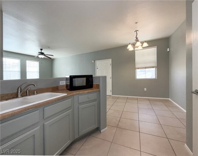 50 Aura de Blanco St