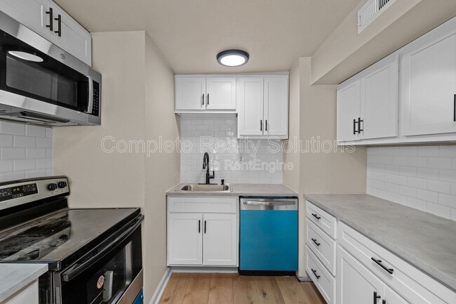 1395 St Jean St in Florissant, MO - Foto de edificio - Building Photo