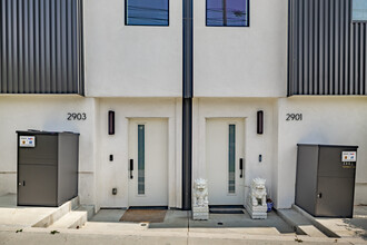 2901 Waverly Dr in Los Angeles, CA - Building Photo - Building Photo