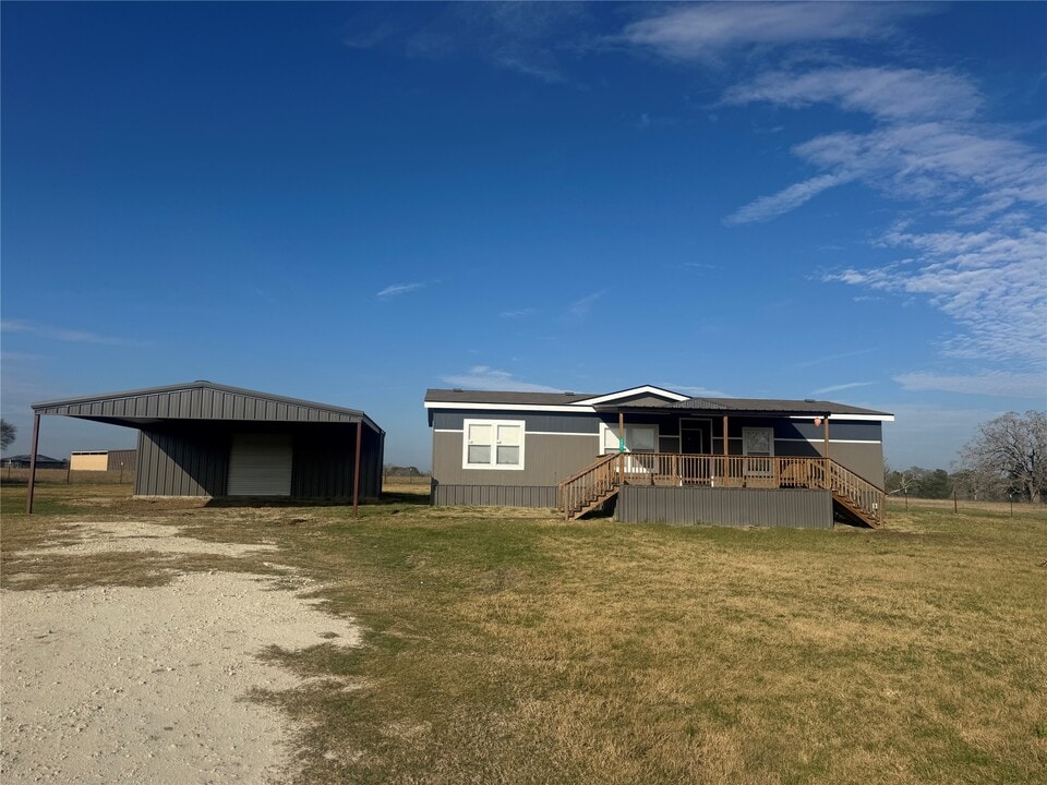 3061 Pee Dee Ln in Madisonville, TX - Building Photo