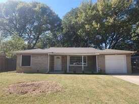 532 S Judd St in White Settlement, TX - Building Photo