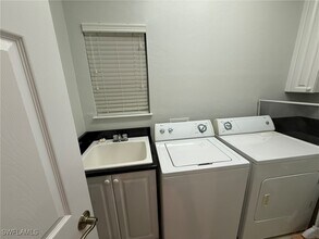 5600 Chelsey Ln in Ft. Myers, FL - Building Photo - Building Photo