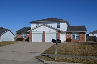 1605 High Quest Cir in Columbia, MO - Building Photo