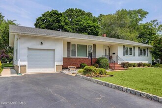 125 Beechwood Ave in West Long Branch, NJ - Building Photo - Building Photo