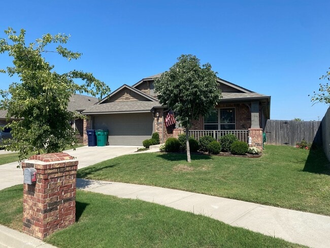 1209 SW 159th Terrace in Oklahoma City, OK - Building Photo - Building Photo