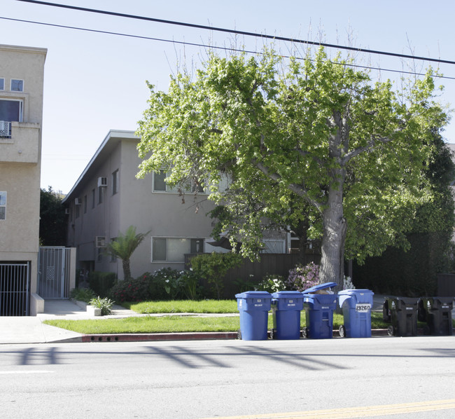 13260 Moorpark St in Sherman Oaks, CA - Building Photo - Building Photo