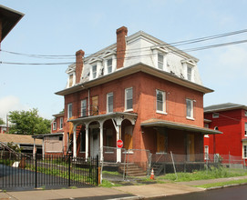 63 Wadsworth St in Hartford, CT - Building Photo - Building Photo