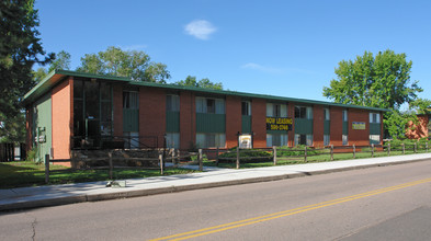 Columbine Leaf Apartments in Colorado Springs, CO - Building Photo - Building Photo