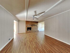 13630 Willow Bend Rd in Dallas, TX - Building Photo - Building Photo