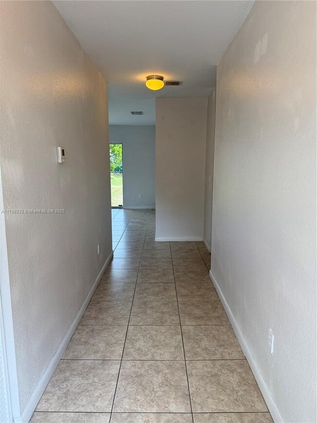 7605 NW 38th Ct in Hollywood, FL - Building Photo - Building Photo