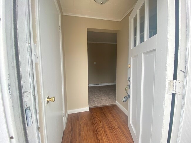 723 Broadway St, Unit 3 in Martins Ferry, OH - Building Photo - Building Photo