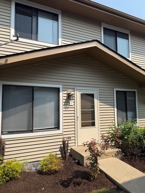 property at 29W572 Winchester Cir S