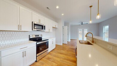 157 Allure Dr, Unit 157 in Rustburg, VA - Foto de edificio - Building Photo