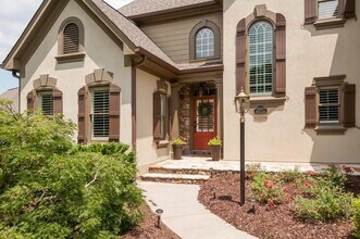 6005 Oakbury Ln in Suwanee, GA - Building Photo - Building Photo