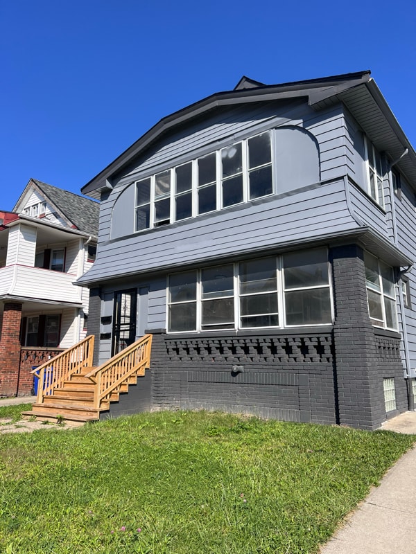 property at 3321 E 146th St