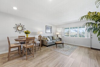 5208 NE 24th Terrace in Fort Lauderdale, FL - Foto de edificio - Building Photo