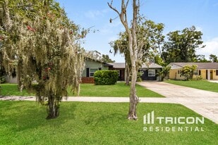 2536 Eastbrook Blvd in Winter Park, FL - Building Photo