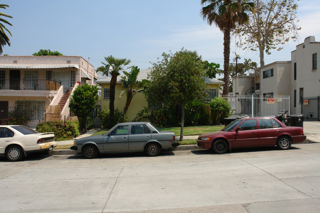 2511 W 4th St in Los Angeles, CA - Building Photo - Building Photo