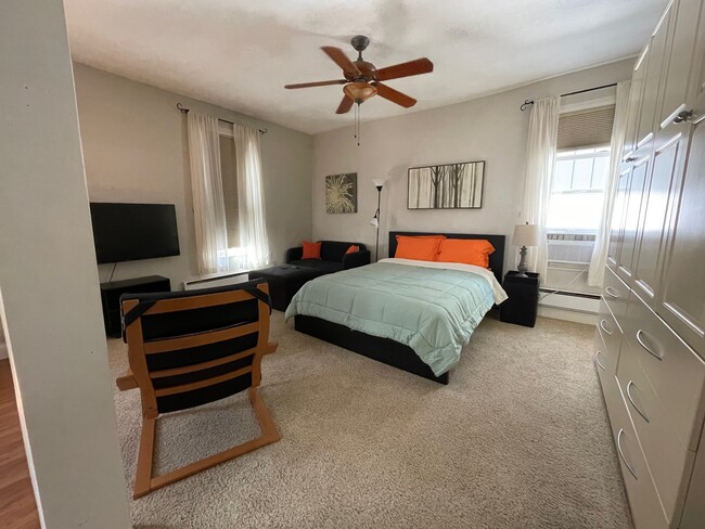 106 S Fairmount St, Unit Furnished Studio Apt. in Pittsburgh, PA - Building Photo - Building Photo