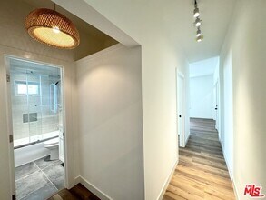 151 N Swall Dr in Beverly Hills, CA - Building Photo - Building Photo