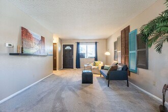 954 S Miller St in Lakewood, CO - Building Photo - Building Photo
