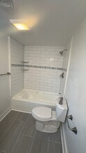 73 Henry Law Ave, Unit B in Dover, NH - Building Photo - Building Photo