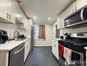 73 Thorndike St, Unit 1 in Cambridge, MA - Foto de edificio - Building Photo