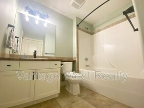 2551-2551 Shoreline Dr in Lake Country, BC - Building Photo - Building Photo