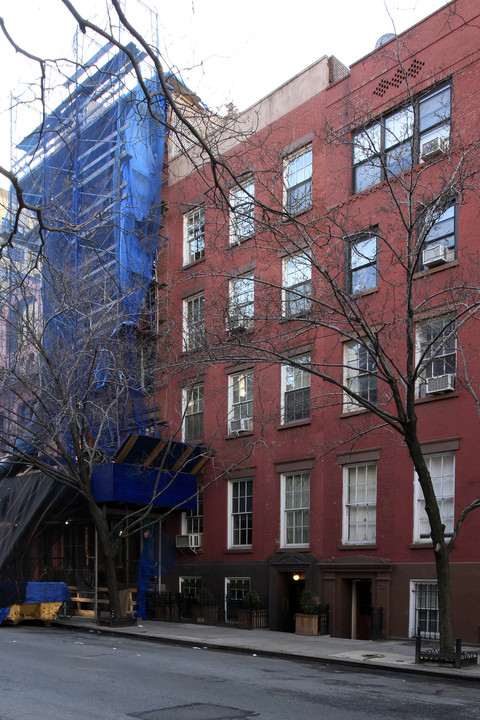 118 Waverly Pl in New York, NY - Building Photo