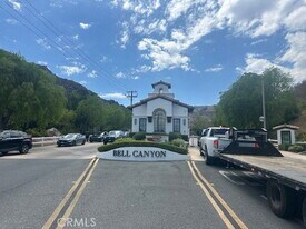 119 Bell Cyn Rd in Bell Canyon, CA - Building Photo