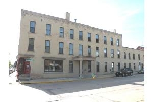 101 W Huron St in Berlin, WI - Building Photo