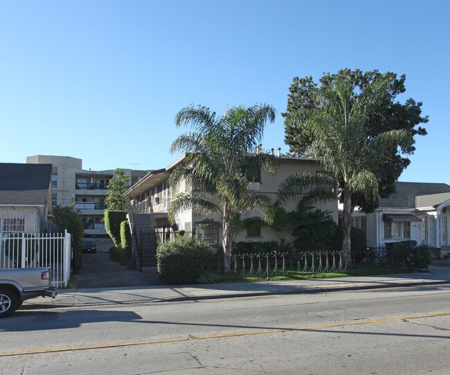 6416 Fountain Ave in Los Angeles, CA - Building Photo - Building Photo