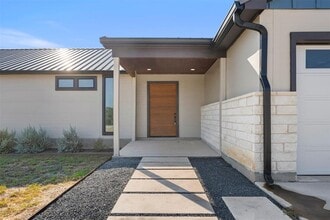 111 Starlight Path in Red Rock, TX - Building Photo - Building Photo