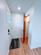 470 E Vallette St in Elmhurst, IL - Foto de edificio - Building Photo
