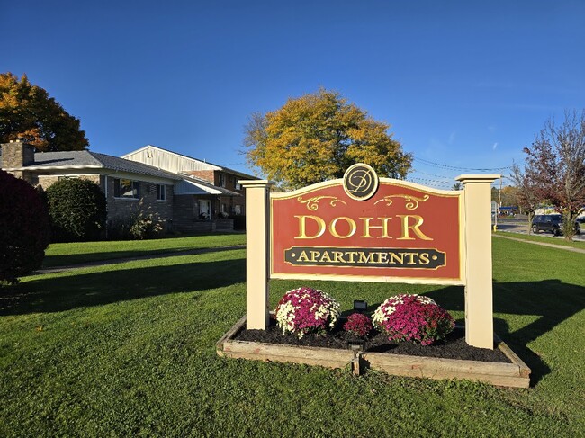 Dohr Apartments in Greece, NY - Foto de edificio - Building Photo