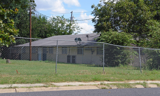 6 Plex in Killeen, TX - Foto de edificio - Building Photo